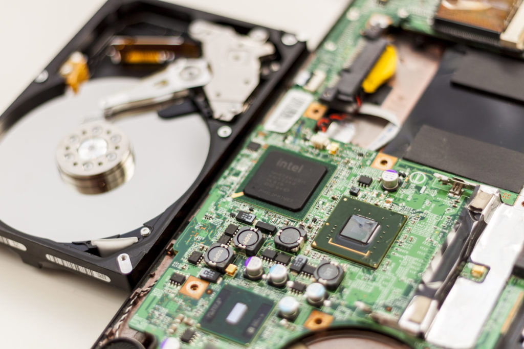 indexdesarrollo-reparacion-equipos-informaticos-disco-duro Reparación de equipos informáticos