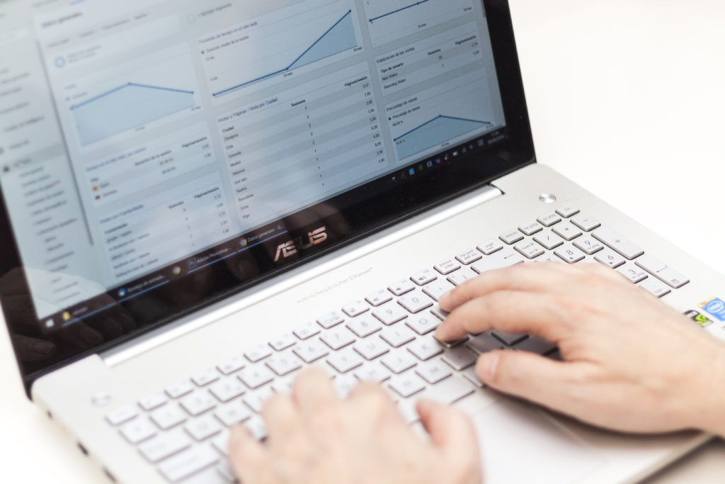 indexdesarrollo-diseño-web-ordenador Monitorización de redes sociales